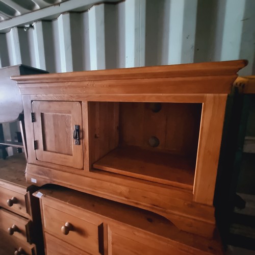 596 - OAK STYLE TV CABINET