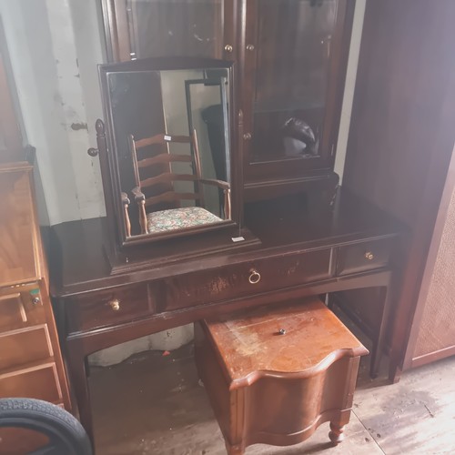 632 - CONSOLE TABLE WITH MIRROR