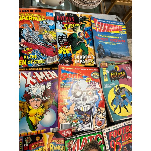 146 - VINTAGE COMICS INCLUDING THE BATMAN ADVENTURES No 2, POWER RANGERS, SUPERMAN, FOOTBALL LEAGUE, DANGE... 