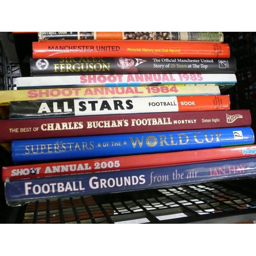 357 - 25 X SPORT RELATED HARDBACK BOOKS. INC FOOTBALL GROUNDS ROM THE AIR, ALEXFERGUSON, BIG RY AUTOBIOGRA... 