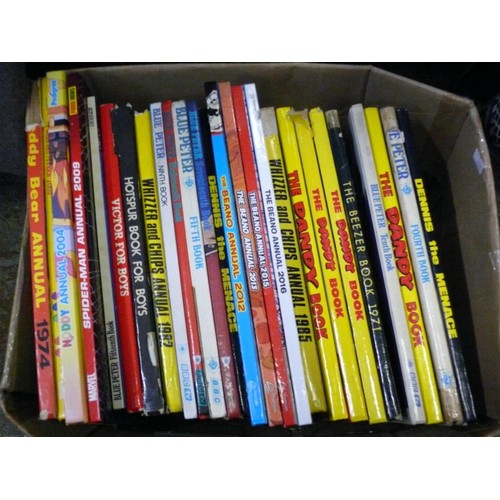 360 - 26 X VINTAGE ANNUALS FROM THE 70'S TO 2016. INC NODDY, WHIZZER, BEANO, BLUE PETER ETC