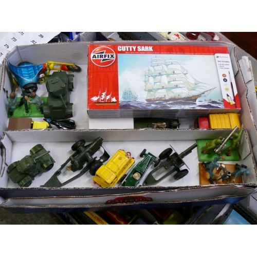 362 - COLLECTABLE MILITARY/ARMY RELATED DIE-CAST VEHICLES. INC GUN CARRIAGES, TANKS, ALSO SOME SOLDIERS FI... 