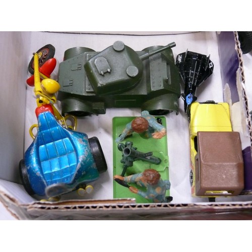 362 - COLLECTABLE MILITARY/ARMY RELATED DIE-CAST VEHICLES. INC GUN CARRIAGES, TANKS, ALSO SOME SOLDIERS FI... 