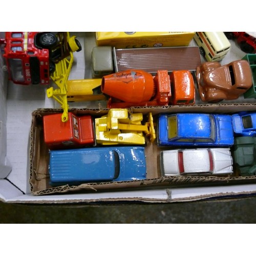 366 - COLLECTABLE VINTAGE DIE-CAST VEHICLES. INC DINKY [IN BOX] HAMLEYS, MATCHBOX ETC