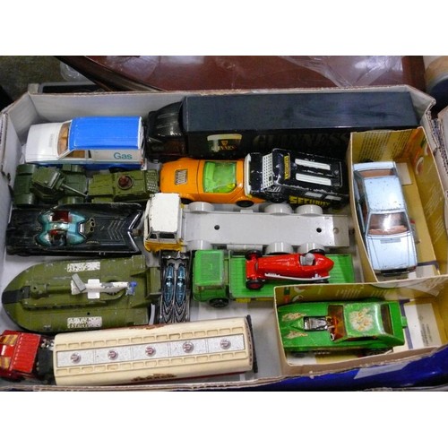 367 - COLLECTABLE VINTAGE DIE-CAST VEHICLES. INC GUINNESS LORRY, MATCHBOX TEXACO TANKER, MATCHBOX ETC