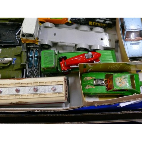 367 - COLLECTABLE VINTAGE DIE-CAST VEHICLES. INC GUINNESS LORRY, MATCHBOX TEXACO TANKER, MATCHBOX ETC