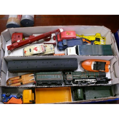 369 - COLLECTABLE VINTAGE DIE-CAST VEHICLES. INC TIN-PLATE AMBULANCE, EDDIE STOBART, HORNBY DUBLO TRAIN ET... 