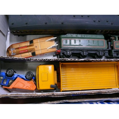 369 - COLLECTABLE VINTAGE DIE-CAST VEHICLES. INC TIN-PLATE AMBULANCE, EDDIE STOBART, HORNBY DUBLO TRAIN ET... 