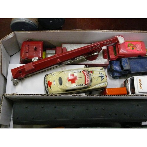 369 - COLLECTABLE VINTAGE DIE-CAST VEHICLES. INC TIN-PLATE AMBULANCE, EDDIE STOBART, HORNBY DUBLO TRAIN ET... 