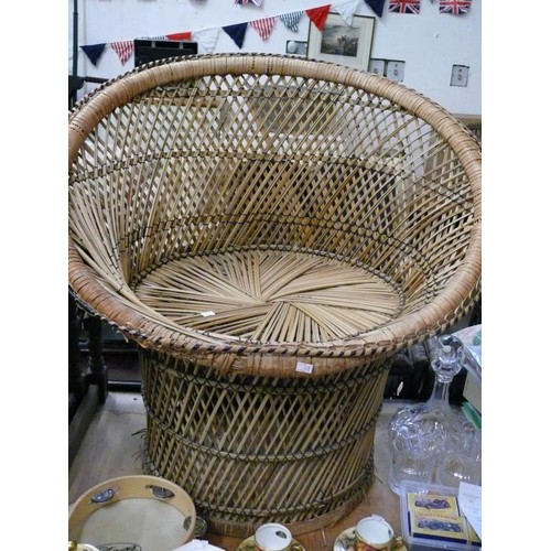 376 - WICKER PEACOCK CHAIR. VINTAGE