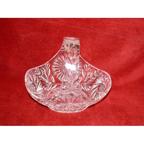 389 - LEAD CRYSTAL FRUIT BASKET.