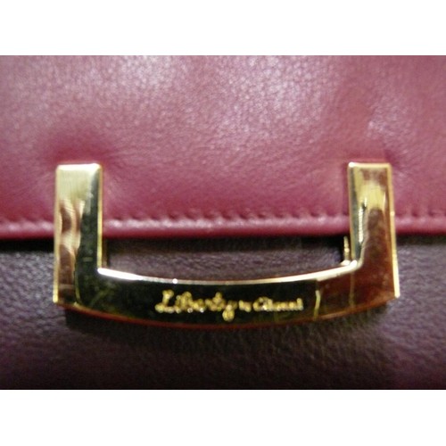 394 - LEATHER PURSE IN 2-TONE PLUM & WINE . 'LIBERTY BY GIONNI'