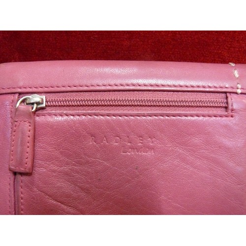 395 - RADLEY PURSE IN PINK & CREAM.