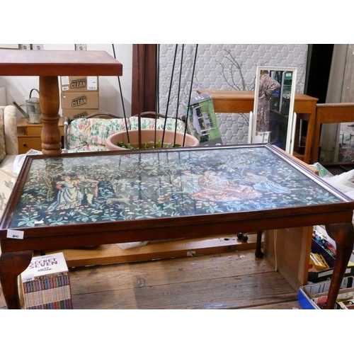 400 - BEAUTIFUL TAPESTRY TOPPED COFFEE TABLE WITH ELIZABETHAN FIGURES & FORREST SCENE. CABRIOLE LEGS.