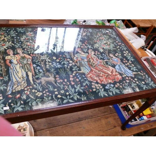 400 - BEAUTIFUL TAPESTRY TOPPED COFFEE TABLE WITH ELIZABETHAN FIGURES & FORREST SCENE. CABRIOLE LEGS.