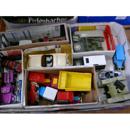 405 - COLLECTABLE VINTAGE DIE-CAST VEHICLES. INC CORGI FORD THUNDERBIRD, DINKY, MATCHBOX ETC