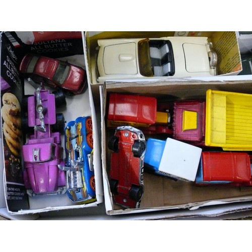 405 - COLLECTABLE VINTAGE DIE-CAST VEHICLES. INC CORGI FORD THUNDERBIRD, DINKY, MATCHBOX ETC