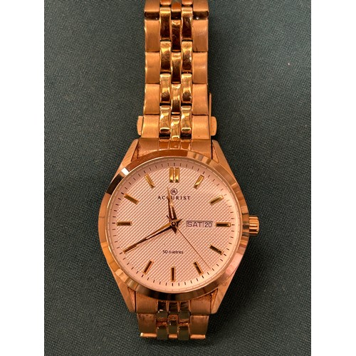 20 - A LARGE GENTS GOLD PLATED WATCH AND STRAP DAY AND DATE