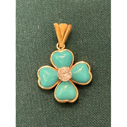 15 - A 14 CT GOLD, TURQUOISE AS 4 LEAF CLOVER AND WHITE STONE PENDANT WEIGHT 2.24GR