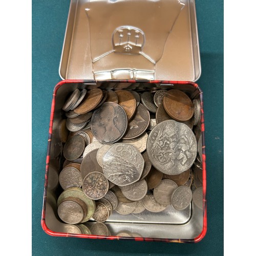 44 - A COLLECTION OF BRITISH COINS INCLUDING A FAIR NUMBER OF PRE 1947 PART SILVER COINS