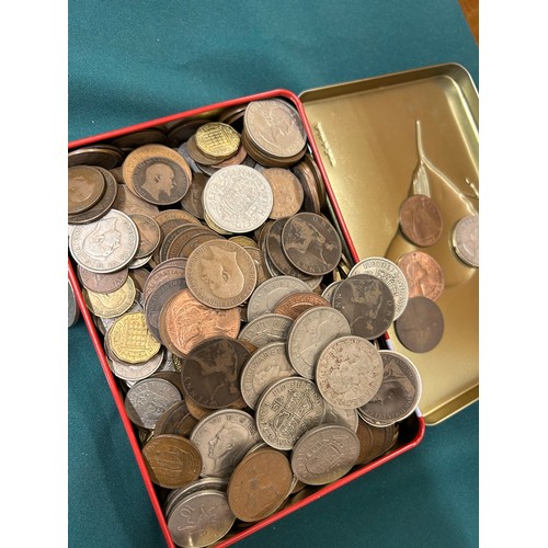 43 - A TIN FULL OF BRITISH COINS OLD AND VINTAGE - HEAVY TOTAL WEIGHT