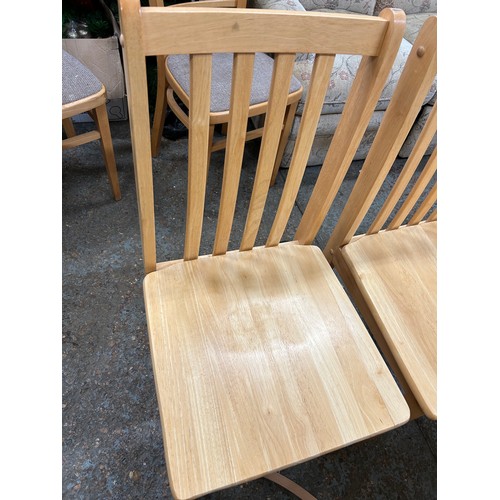 472 - SET OF 4 X STURDY BEECH KITCHEN CHAIRS.