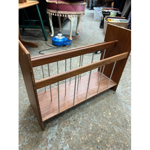 464 - RETRO WOODEN MAGAZINE RACK WITH STEEL RODS.