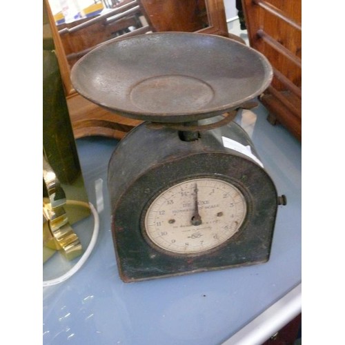 419 - UNUSUAL VINTAGE SALTER HOUSEHOLD SCALES. WITH SCOOP.