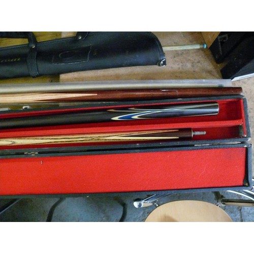 425 - 4 X VINTAGE SNOOKER/BILLIARD CUES. 1 IN BOX WITH CHALK CUBES.