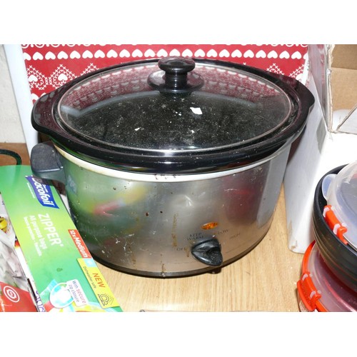 427 - KITCHENALIA INC SLOW COOKER , LAP TRAY, ELECTRIC WHISK, MICROWAVE TUBS/STORAGE CONTAINERS, CLINGFILM... 