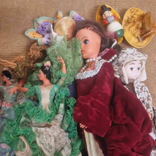 54 - Collection of 1940's Dolls