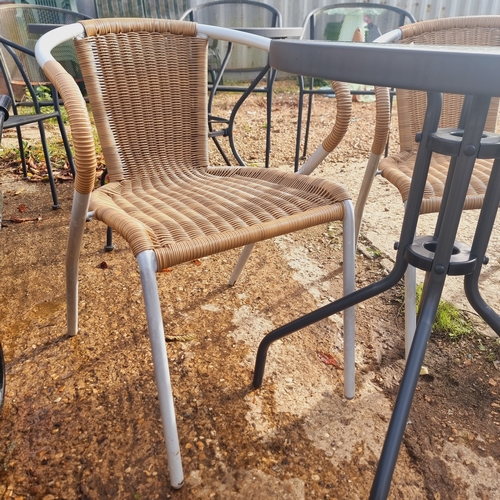 500 - SMALL OUTDOOR SET TABLE & CHAIRS