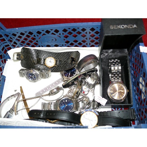 67 - BASKET OF GOOD QUALITY LADIES AND GENTS WATCHES TO INCLUDE SEKONDA, ROTARY, ACCURIST, TIMEX, PULSAR,... 