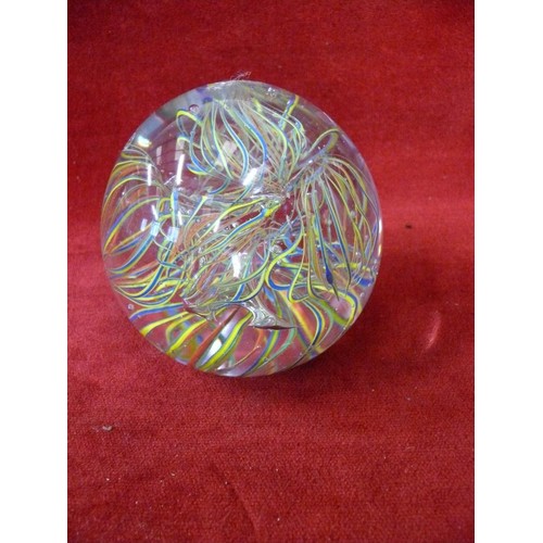 76 - LARGE BEAUTIFUL PAPERWEIGHT WITH COLOURFUL TWIST DECORATION