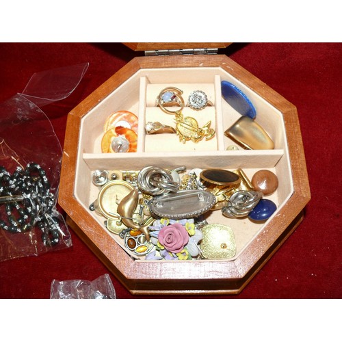 95 - JEWELLERY BOX WITH CONTENTS OF COSTUME JEWELLERY SOME DESIGNER