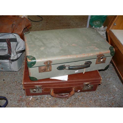 169 - 2 VINTAGE SUITCASES 1 IN BROWN LEATHER AND 1 CANVAS