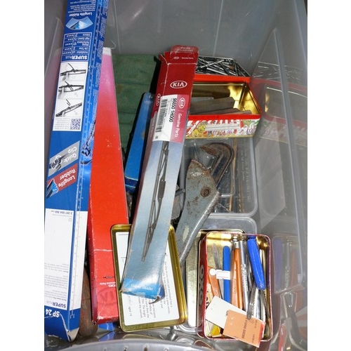 178 - LARGE TUB OF VARIOUS TOOLS AND HARDWARE