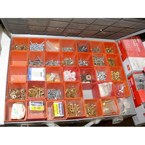 191 - A METAL HOWDENS COMPARTMENT TOOL BOX OF VARIOUS SCREWS