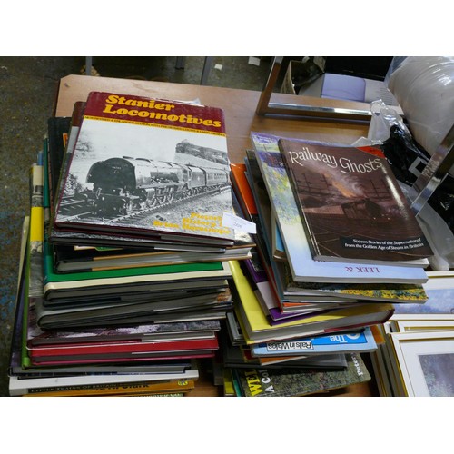 206 - LARGE COLLECTION OF RAILWAY AND TRAIN THEMED BOOKS