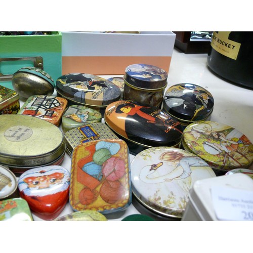 209 - LARGE COLLECTION OF VARIOUS DECORATIVE TINS, PILL BOXES ETC