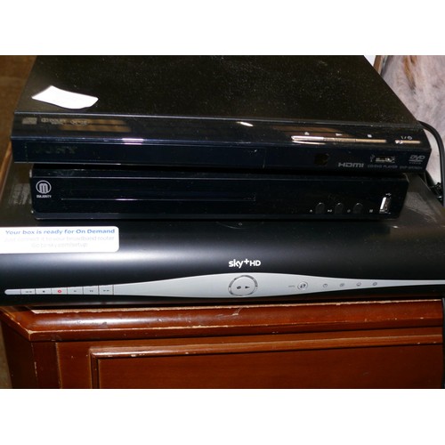 217 - SONY DVD/CD PLAYER DVP-SR760H OLUS A SKY+ BOX AND MAJORITY DVD PLAYER