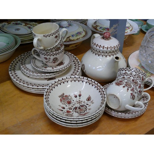 229 - COLLECTION OF OLD GRANITE BY JOHNSON BROS CHINA 5 BOWLS, 4 DINNER PLATES, 3 SIDE PLATES, 6 TEACUPS, ... 