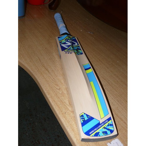 354 - SUPER STAR CRICKET BAT