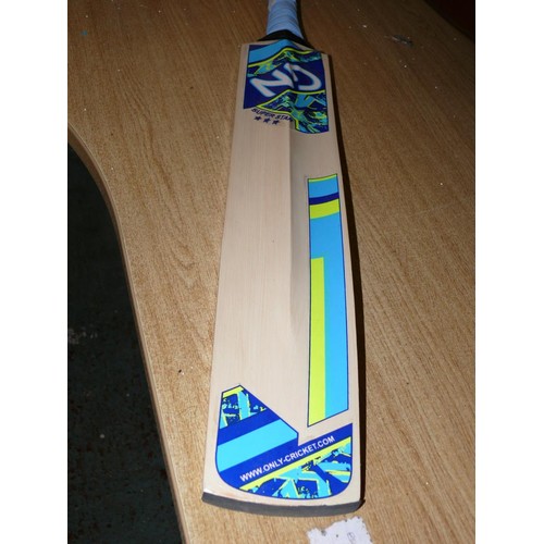 354 - SUPER STAR CRICKET BAT