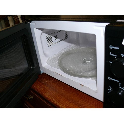 373 - COOKOLOGY  MICROWAVE IN BLACK