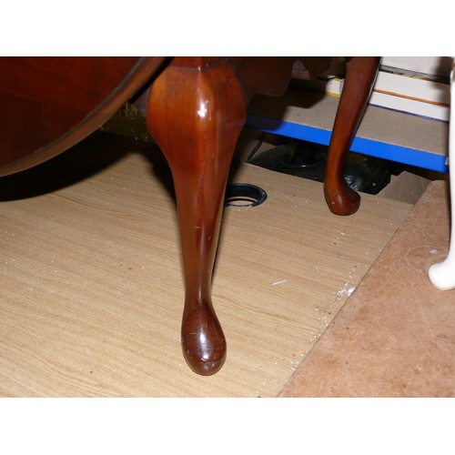 356 - GLOSSY MAHOGANY FINISHED DROPLEAF COFFEE TABLE  ON CABRIOLE LEGS