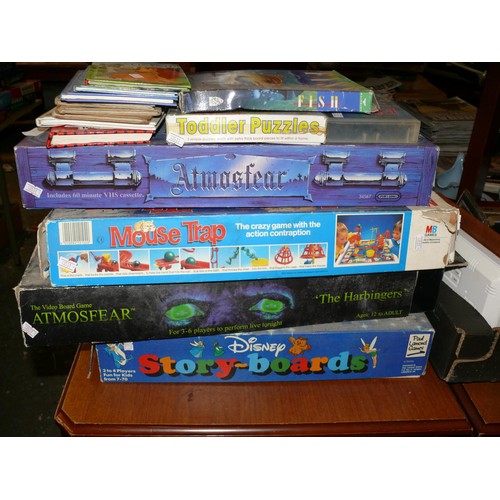 259 - LARGE COLLECTION OF GAMES AND BOOKS TO INCLUDE MOUSETRAP, ATMOSPHERE, DISNEY STORYBOARDS ETC