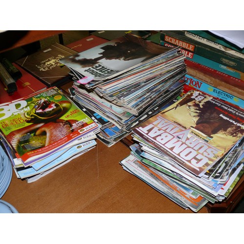 273 - 3 STACKS OF VARIOUS MAGAZINES COMBAT & SURVIVAL, ALL ABOUT SCIENCE AND 3D WORLD