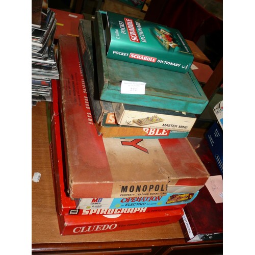 274 - COLLECTION OF VINTAGE GAMES TO INCLUDE MONOPOLY, SCRABBLE, SPIROGRAPH, CLUEDO, OPERATION ETC