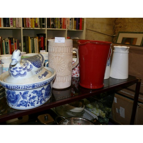 302 - A LOVELY BLUE AND WHITE DUCK TUREEN PLUS 4 VARIOUS DECORATIVE JUGS